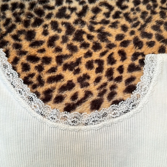 Brandy Melville White Lace Tank - Picture 9 of 10